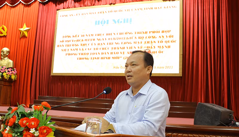 Phó Chủ tịch UBND tỉnh Hậu Giang, Nguyễn Văn Hòa phát biểu tại hội nghị.