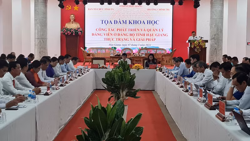 Quang cảnh buổi tọa đàm. Quang cảnh buổi tọa đàm.