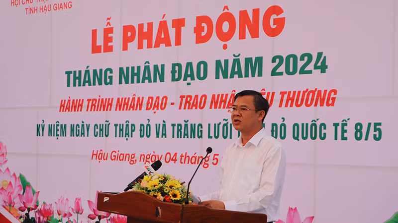 Phó Chủ tịch Thường trực UBND tỉnh Hậu Giang Trương Cảnh Tuyên phát biểu tại buổi lễ