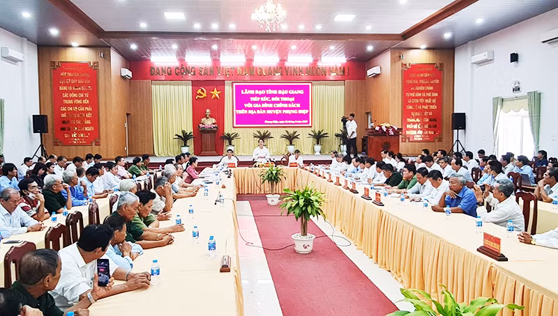 Quang cảnh buổi đối thoại.