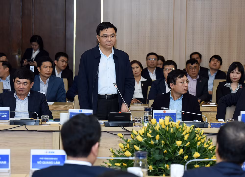 Chủ tịch Hội đồng thành viên Tập đoàn Dầu khí quốc gia Việt Nam Lê Mạnh Hùng phát biểu.