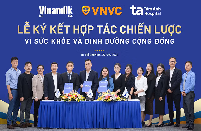 Lễ ký kết hợp tác chiến lược giữa Vinamilk, Bệnh viện Đa khoa Tâm Anh và VNVC. Lễ ký kết hợp tác chiến lược giữa Vinamilk, Bệnh viện Đa khoa Tâm Anh và VNVC.