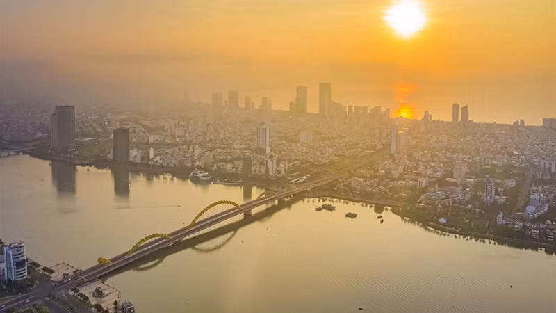 Cầu Rồng là biểu tượng kiến trúc độc đáo của Đà Nẵng. Cầu Rồng là biểu tượng kiến trúc độc đáo của Đà Nẵng.