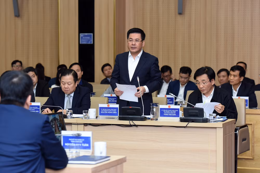Bộ trưởng Công thương Nguyễn Hồng Diên phát biểu tại buổi làm việc.