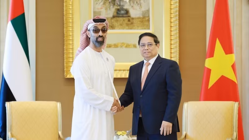 Thủ tướng Phạm Minh Chính tiếp Cố vấn an ninh quốc gia, Phó Toàn quyền Abu Dhabi Sheikh Tahnoun Bin Zayed Al Nahyan. (Ảnh: TTXVN)