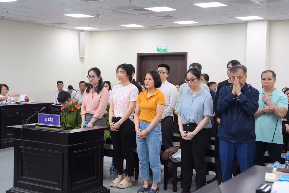 Các bị cáo tại phiên tòa.