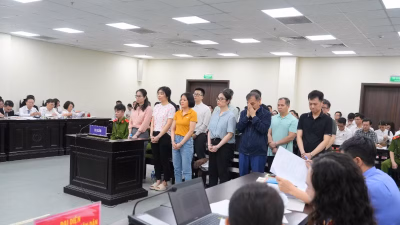 Các bị cáo tại phiên tòa.