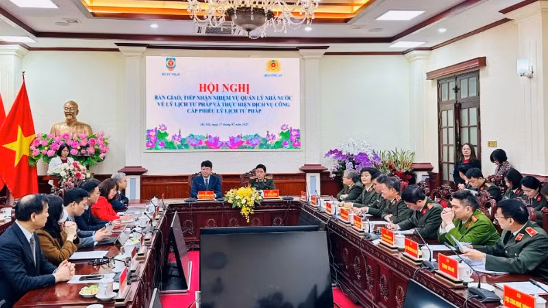 Toàn cảnh hội nghị.