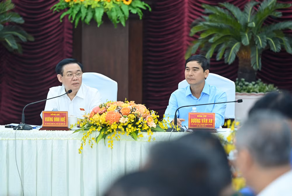 Chủ tịch Quốc hội Vương Đình Huệ phát biểu mở đầu buổi làm việc với tỉnh Bình Thuận.