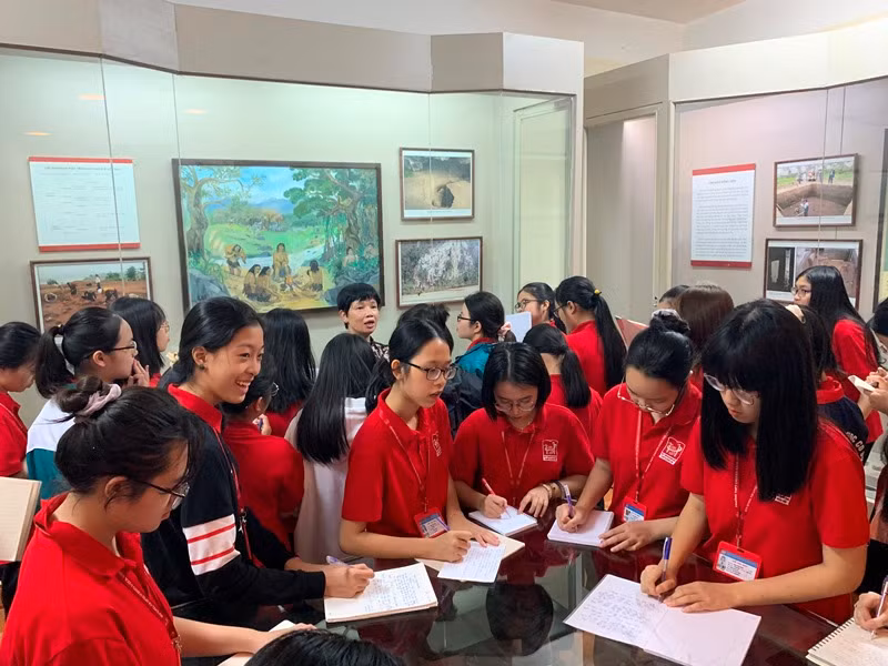 Trường THPT Chuyên Khoa học xã hội và nhân văn tuyển 170 học sinh lớp 10