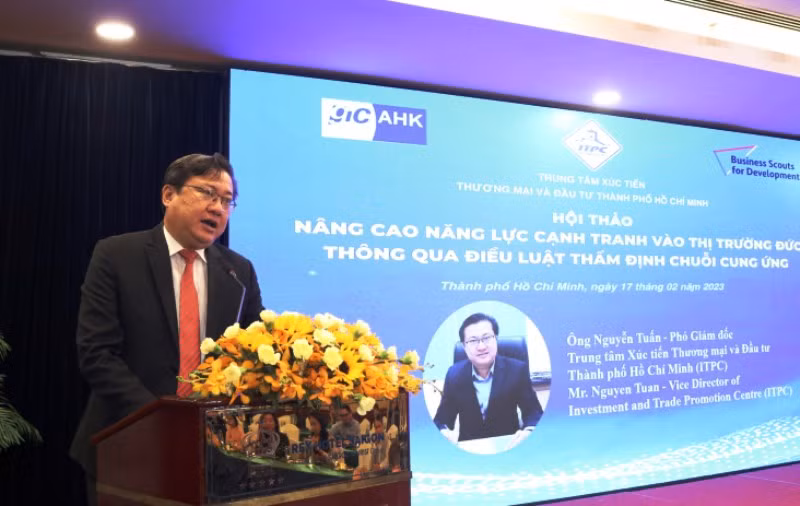 Ông Nguyễn Tuấn, Phó Giám đốc Trung tâm Xúc tiến Thương mại và Đầu tư Thành phố Hồ Chí Minh phát biểu tại hội thảo.
