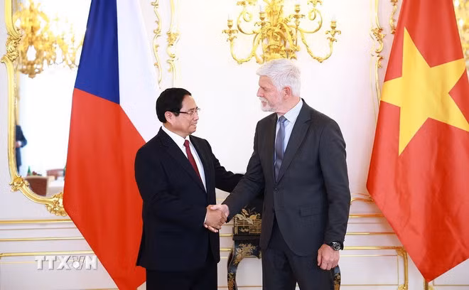 Thủ tướng Phạm Minh Chính hội kiến Tổng thống Cộng hòa Czech Petr Pavel. (Ảnh: Dương Giang/TTXVN)