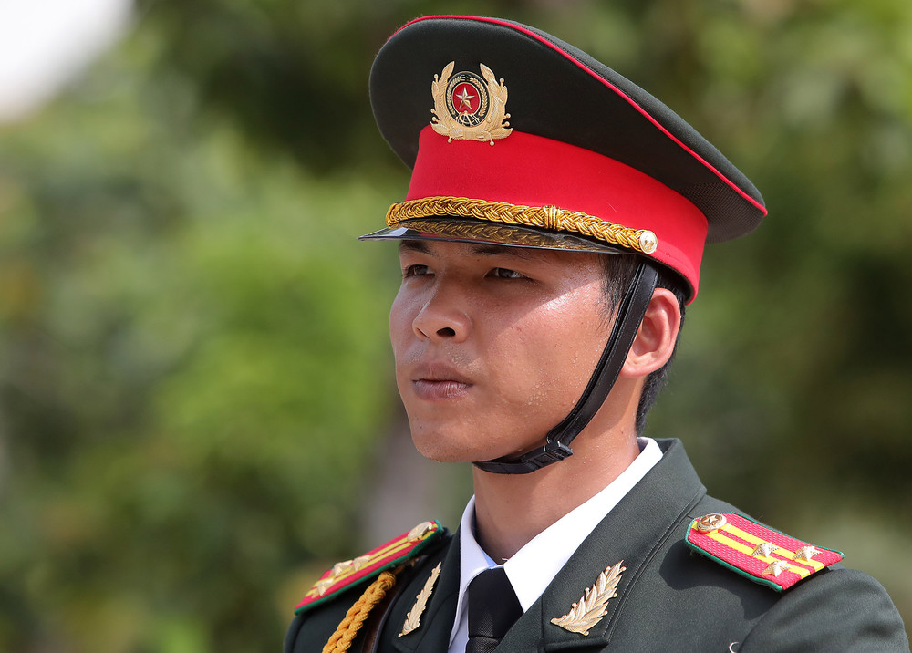 Đội hình tập luyện dưới nắng 35-37 độ C với cường độ dày đặc khiến các chiến sĩ cảnh sát và ngựa đều gặp nhiều khó khăn, mất sức. Đội hình tập luyện dưới nắng 35-37 độ C với cường độ dày đặc khiến các chiến sĩ cảnh sát và ngựa đều gặp nhiều khó khăn, mất sức.