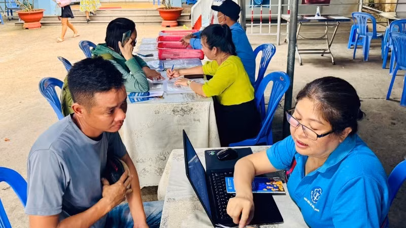 BHXH thành phố Thủ Đức tuyên truyền chính sách nhân văn của BHXH tự nguyện đến người lao động tự do.