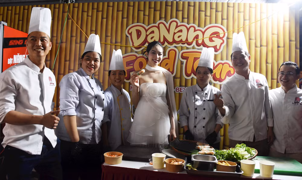 Đại sứ du lịch Đà Nẵng, Hoa hậu Quốc tế 2024 Huỳnh Thị Thanh Thủy quảng bá ẩm thực Đà Nẵng tại Lễ hội Đà Nẵng Food Tour 2025.
