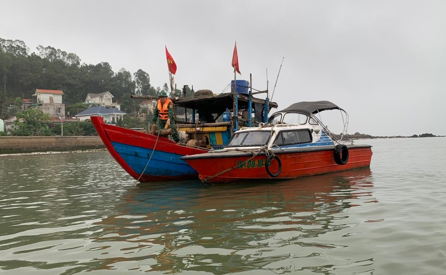 Phương tiện vi phạm bị bắt giữ. (Ảnh: Anh Bách)