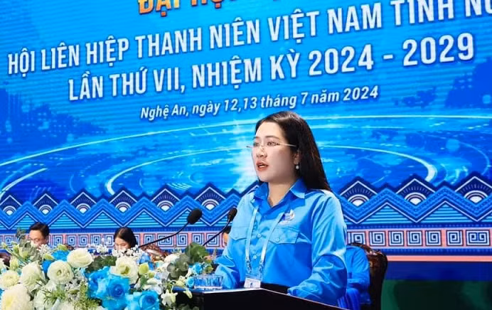 Bí thư Tỉnh đoàn, Chủ tịch Hội Liên hiệp Thanh niên Việt Nam tỉnh Nghệ An Nguyễn Thị Phương Thúy phát biểu khai mạc đại hội.