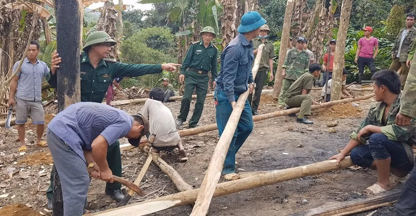 Nhờ nói cho dân hiểu bằng tiếng đồng bào nên giúp đội đội "bốn cùng" với người dân được thuận lợi hơn, người dân yêu quý bộ đội hơn.