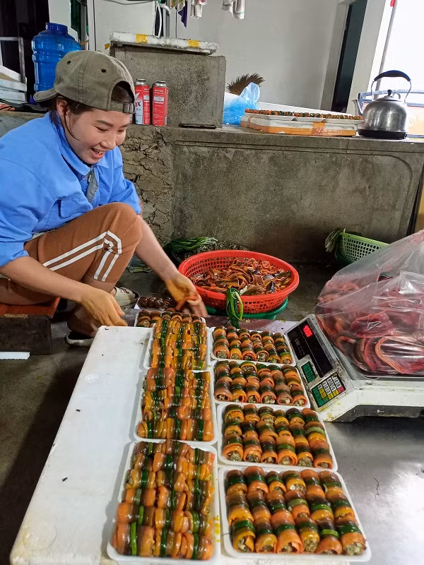 Nuôi và chế biến đặc sản lươn theo chuỗi ở các làng nghề huyện Yên Thành.