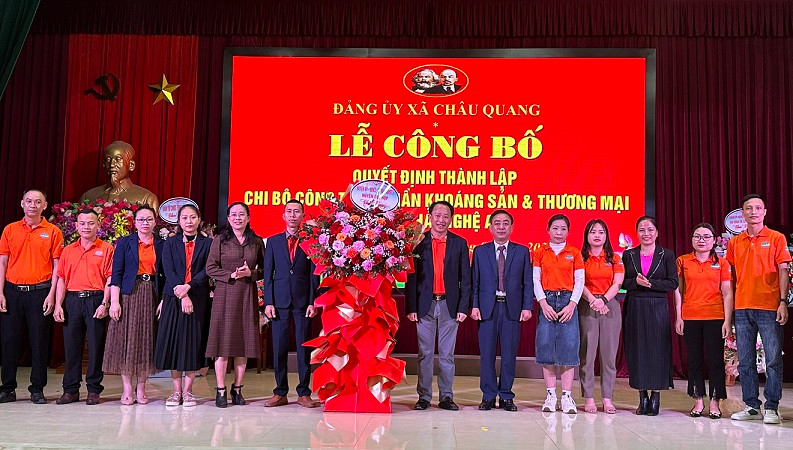 Công bố thành lập chi bộ Công ty cổ phần Khoáng sản và Thương mại Trung Hải Nghệ An.