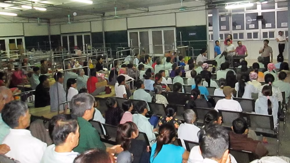 Cơ sở vật chất của Bệnh viện ngày đầu thành lập với 50 giường bệnh.