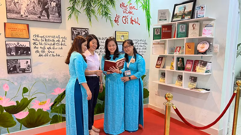 Không gian văn hóa Hồ Chí Minh tại Ủy ban nhân dân phường Nguyễn Thái Bình, Quận 1.