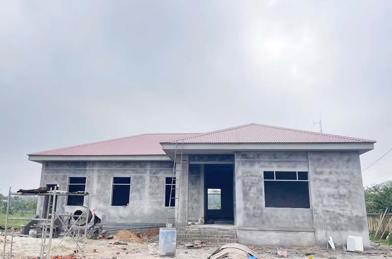 Trụ sở Công an xã Vĩnh Hòa, huyện Vĩnh Linh đang được hoàn thiện những công đoạn cuối.