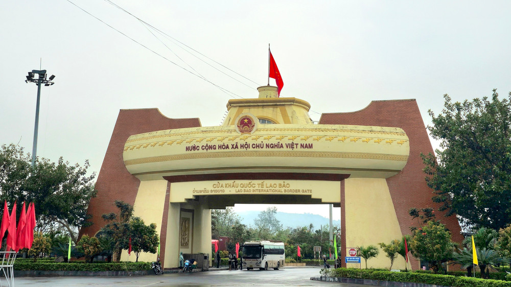 Cửa khẩu quốc tế Lao Bảo.