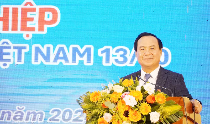 Phó Bí thư Tỉnh ủy, Chủ tịch Ủy ban nhân dân tỉnh Quảng Trị Võ Văn Hưng biểu dương, ghi nhận những đóng góp to lớn của cộng đồng doanh nghiệp.