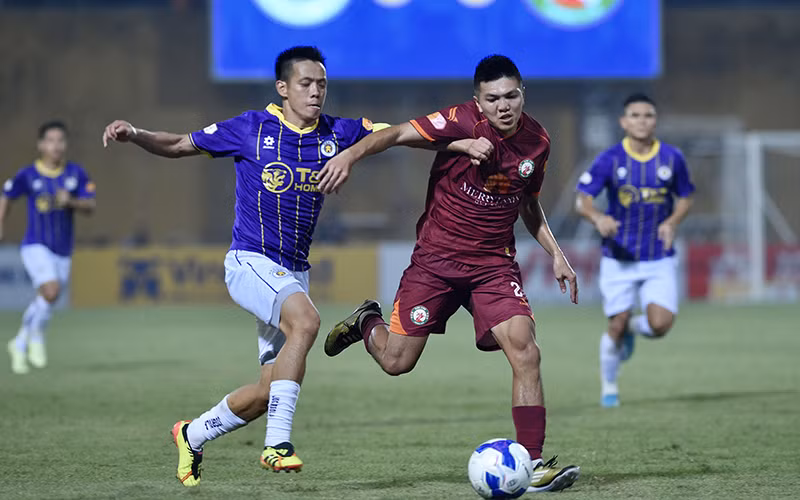 Đội Hà Nội FC giành chiến thắng trước đội Quy Nhơn Bình Định với tỷ số 1-0. (Ảnh ĐỨC ANH)