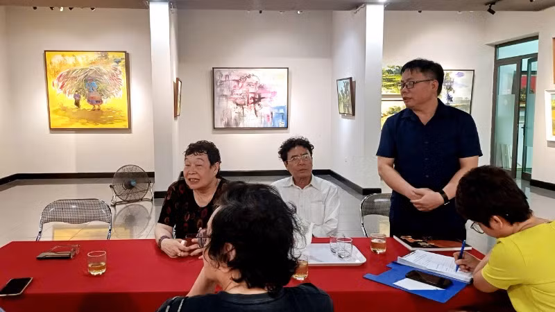 Họa sĩ Quỳnh Thơm chia sẻ về tâm huyết của mình với hội họa.