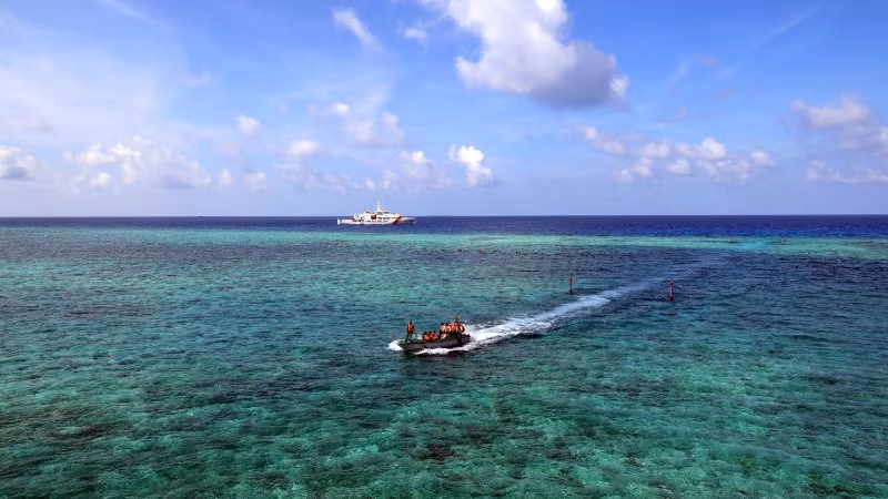 Biển, đảo mang đến nhiều món quà vô giá.