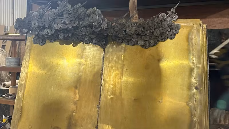 Mô hình tác phẩm được làm thử rất nhiều lần.