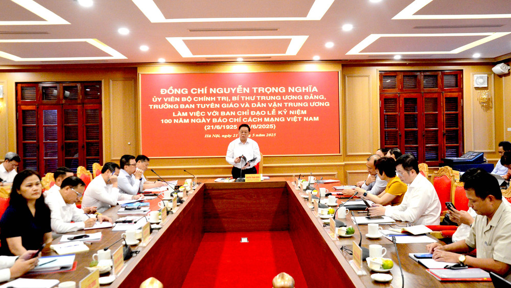 Quang cảnh buổi làm việc. (Ảnh: PHẠM CƯỜNG) Quang cảnh buổi làm việc. (Ảnh: PHẠM CƯỜNG)