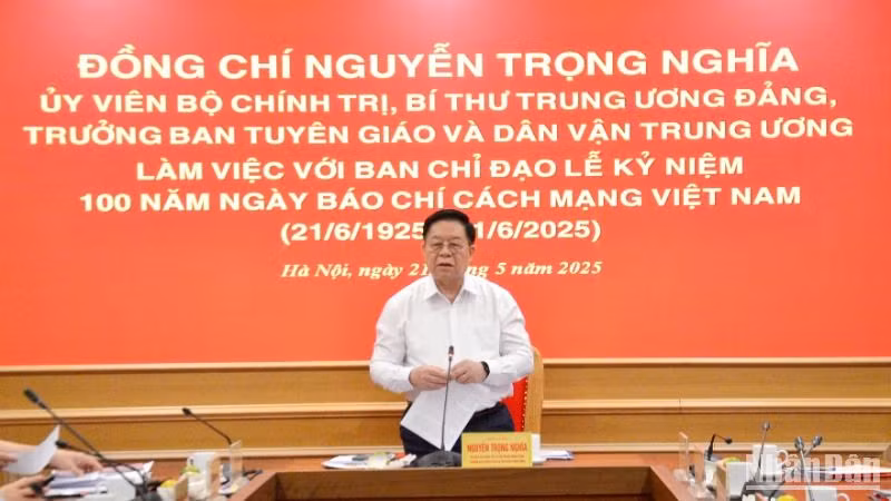 Trưởng Ban Tuyên giáo và Dân vận Trung ương Nguyễn Trọng Nghĩa phát biểu tại buổi làm việc. (Ảnh: PHẠM CƯỜNG) 