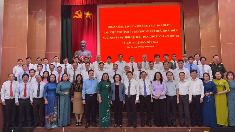 Đoàn công tác của Thường trực Ban Bí thư làm việc với Tỉnh ủy Bến Tre.