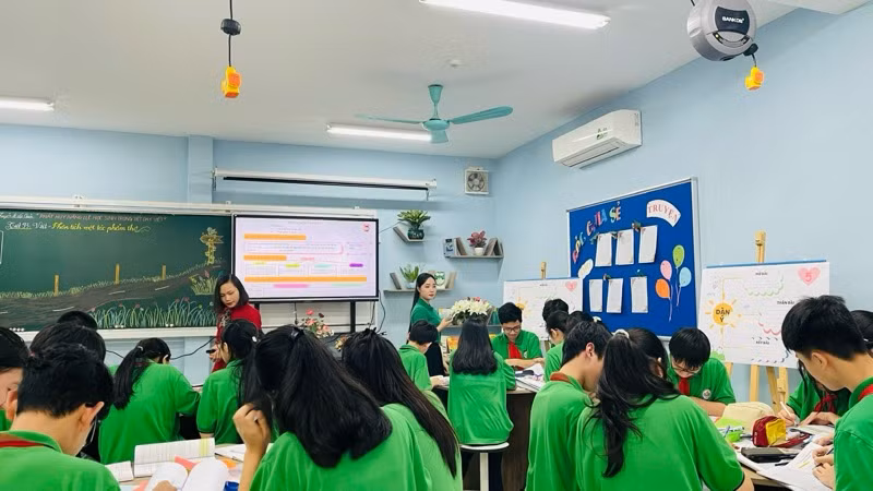 Ứng dụng công nghệ thông tin trong giờ học.