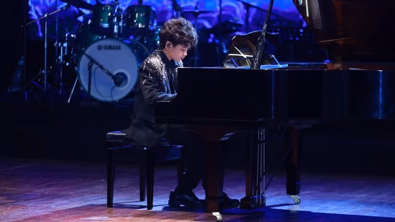 Cao Phú Quý đã đạt được một số giải thưởng âm nhạc trong và ngoài nước. (NVCC)