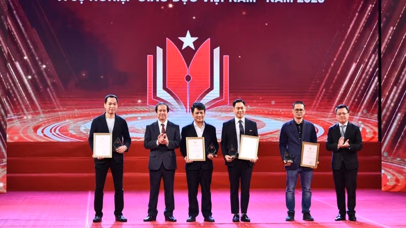 Trao Giải báo chí toàn quốc “Vì sự nghiệp giáo dục Việt Nam” năm 2023 ảnh 2