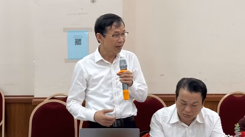 Giáo sư, Tiến sĩ Nguyễn Văn Minh, nguyên Hiệu trưởng Trường đại học Sư phạm Hà Nội chia sẻ tại hội thảo.