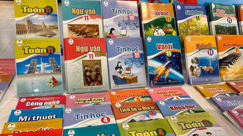 Bộ sách giáo khoa Cánh diều đã được công khai giá sách đến học sinh, phụ huynh theo quy định. (Ảnh: THANH XUÂN) 