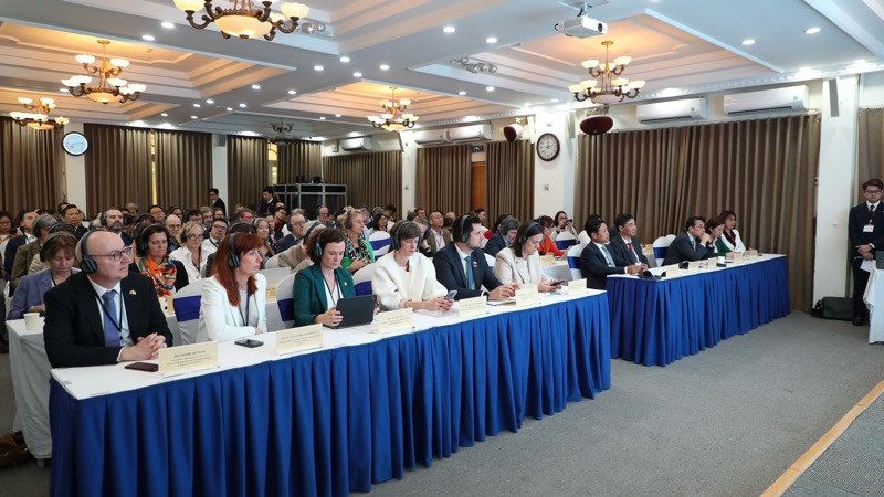 Đại học Quốc gia Hà Nội phối hợp với Phái đoàn Wallonie-Brussels tại Việt Nam, Đại học KU Leuven và Đại học Vrije Universiteit Brussel tổ chức chuỗi sự kiện trao đổi học thuật. Đại học Quốc gia Hà Nội phối hợp với Phái đoàn Wallonie-Brussels tại Việt Nam, Đại học KU Leuven và Đại học Vrije Universiteit Brussel tổ chức chuỗi sự kiện trao đổi học thuật.
