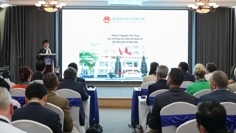 Cục trưởng Hợp tác quốc tế (Bộ Giáo dục và Đào tạo) Nguyễn Thu Thủy thông tin về Chiến lược phát triển giáo dục Việt Nam giai đoạn 2019-2030, tầm nhìn 2045. Cục trưởng Hợp tác quốc tế (Bộ Giáo dục và Đào tạo) Nguyễn Thu Thủy thông tin về Chiến lược phát triển giáo dục Việt Nam giai đoạn 2019-2030, tầm nhìn 2045.