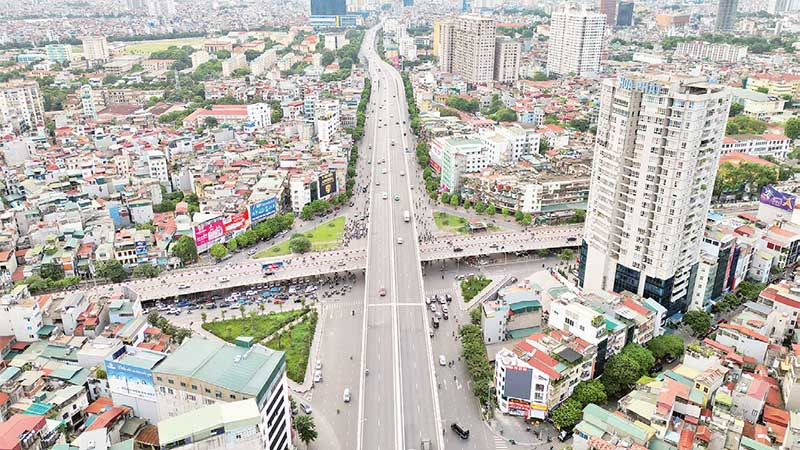 Dự án đường vành đai 2 trên cao, đoạn Vĩnh Tuy-Ngã Tư Sở, bao gồm cả tuyến đường bộ trên cao và phần mở rộng bên dưới nối liền ba quận trung tâm gồm Đống Đa, Thanh Xuân và Hai Bà Trưng. 