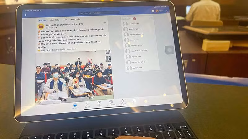 Quảng cáo về dịch vụ thi hộ chứng chỉ ngoại ngữ trên mạng xã hội. (Ảnh TUỆ NHI)