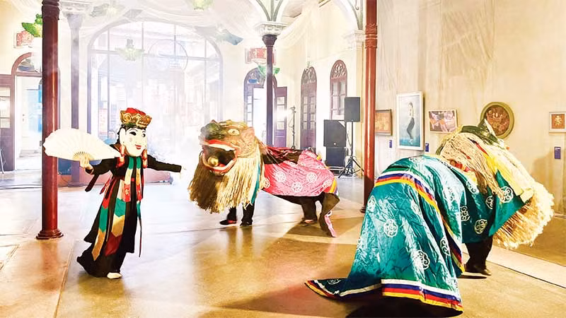 Biểu diễn nghệ thuật truyền thống tại Trung tâm Văn hóa nghệ thuật số 22 phố Hàng Buồm (quận Hoàn Kiếm).