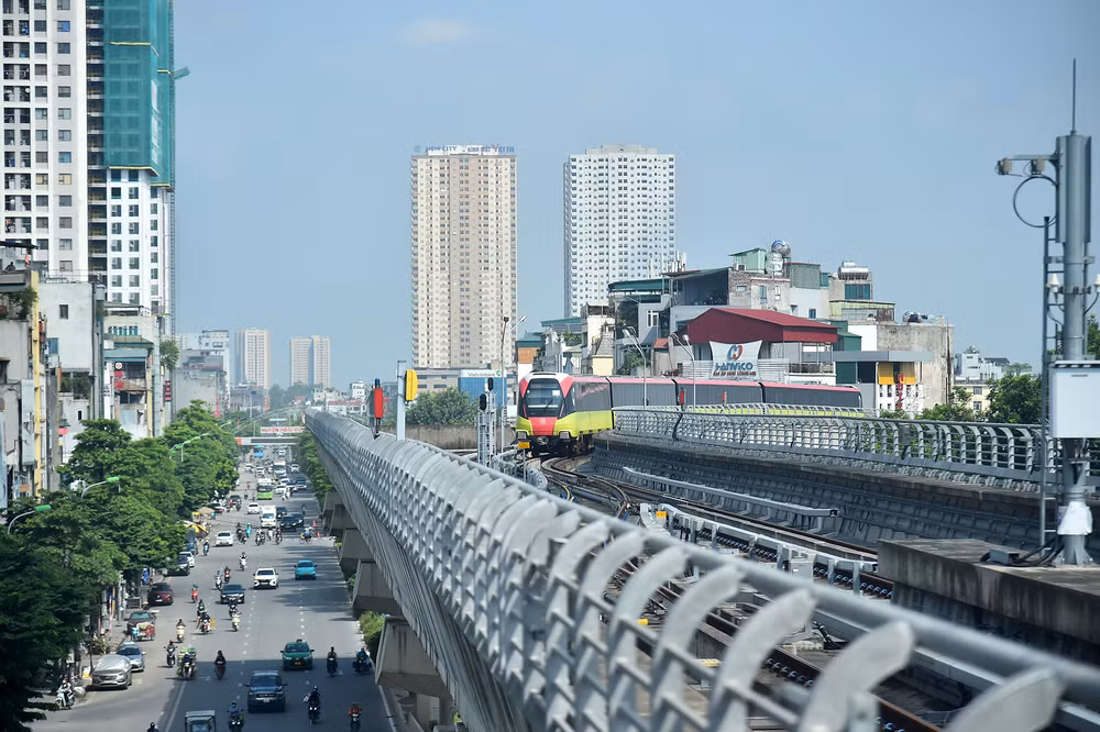 Vận tốc thiết kế của đoàn tàu là 80km/giờ, tương tự tuyến Cát Linh-Hà Đông.