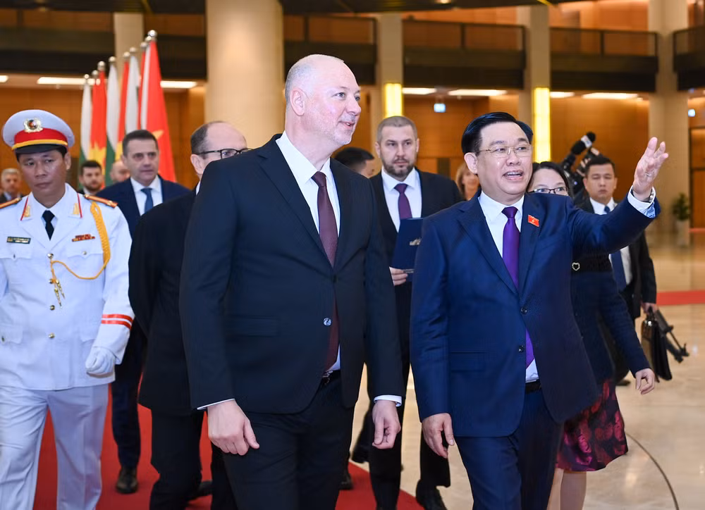 Chủ tịch Quốc hội Vương Đình Huệ và Chủ tịch Quốc hội nước Cộng hòa Bulgaria Rossen Dimitrov Jeliazkov.