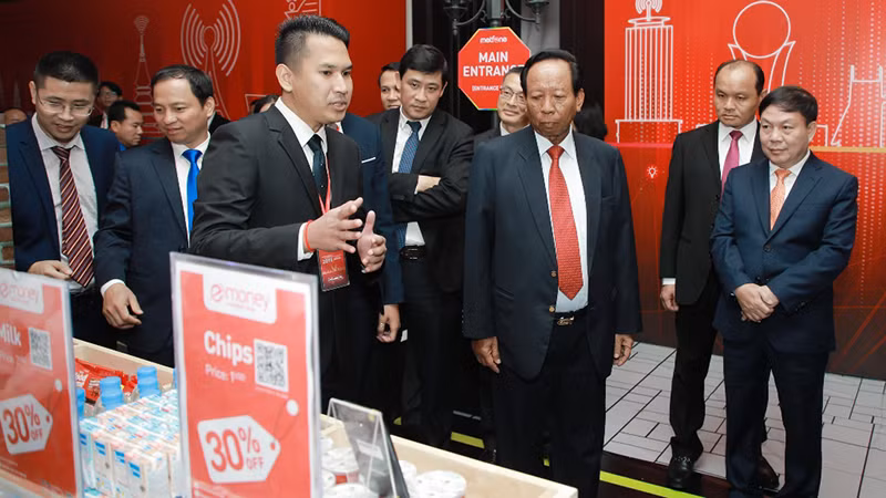 Tại Campuchia, Metfone của Viettel là công ty tiên phong trong kiến tạo xã hội số, hỗ trợ nhiều chương trình xây dựng chính phủ điện tử tại đây. (Ảnh: nhandan.vn)