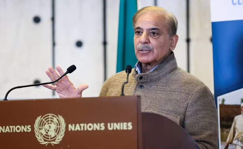 Thủ tướng Pakistan Shehbaz Sharif phát biểu tại một cuộc họp báo trong Hội nghị thượng đỉnh về khả năng phục hồi khí hậu ở Pakistan, vài tháng sau lũ lụt nghiêm trọng ở nước này, tại trụ sở Liên hợp quốc ở Geneva (Thụy Sĩ) ngày 9/1/2023. Ảnh: REUTERS